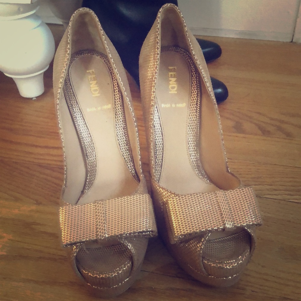Fendi gilded bow pumps